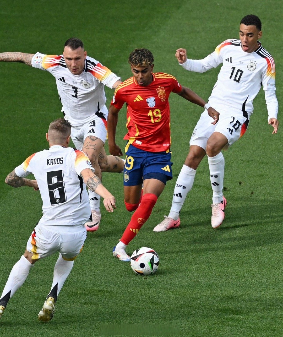 西班牙球员在澳洲联赛中展现超强实力 西班牙球员在澳洲联赛中展现超强实力