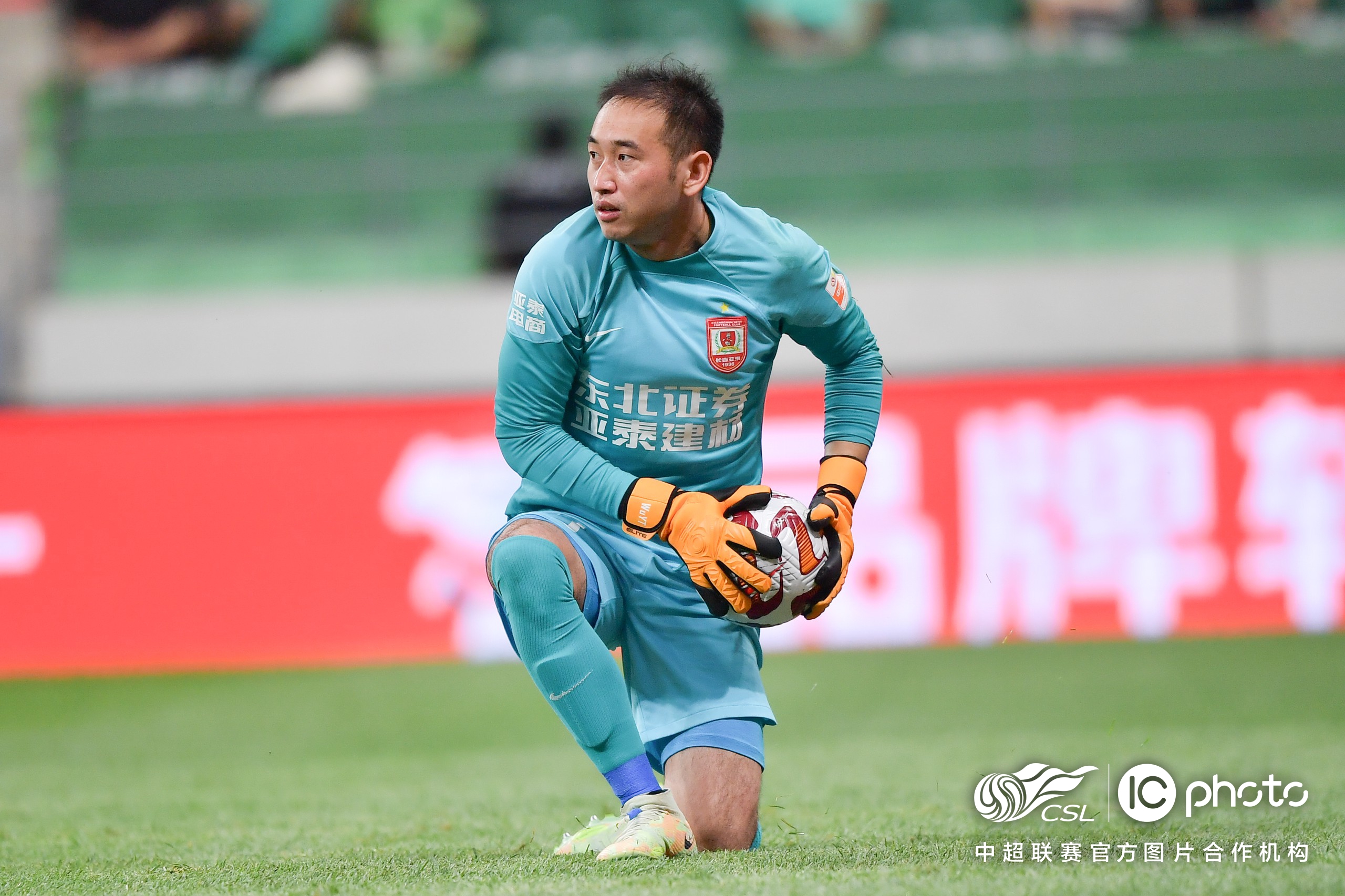 梅开二度!进球手风头正劲,成为焦点 梅开二度!进球手风头正劲,成为焦点