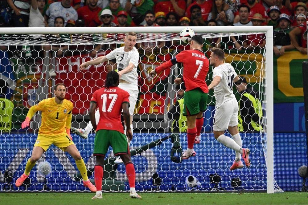 惊险厮杀连连，欧洲杯比赛进入残酷阶段(欧洲杯比赛概况)