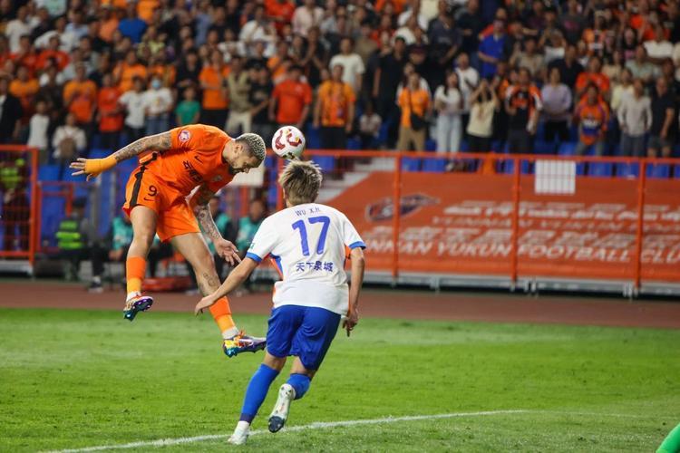 精彩纷呈！中超赛场上的惊心动魄的简单介绍